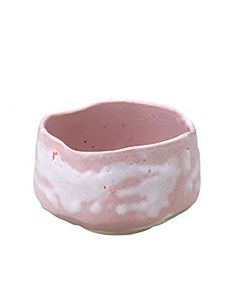 Pink Shino Matchaschale – Einzigartige helle Keramik mit frischer rosa Glasur und unregelmäßigen weißen Flecken